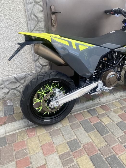 Husgvarna 701 ktm 690