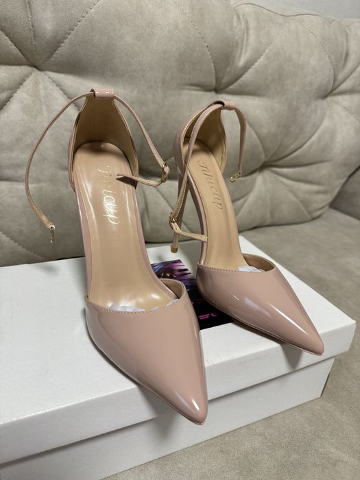 Туфлі, лодочки лакові пудра нові