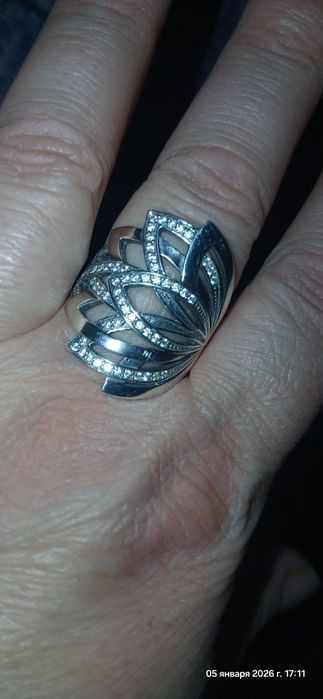 Продам, абсолютно новое серебряное кольцо.