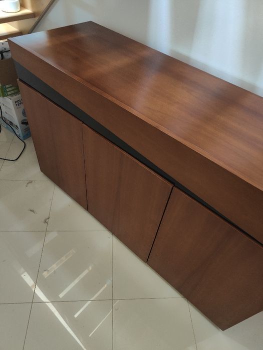 Móvel aparador de sala em excelente estado

Médidas: 
Largura:146
Profundidade:50 
Altura 90