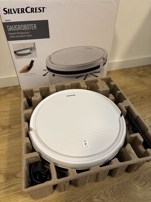 SilverCrest robot sprzątający odkurzacz SSRS A1 jak nowy