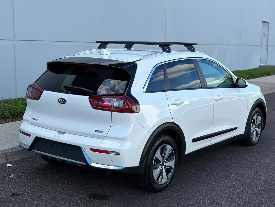 Kia Niro Hybrid      2018