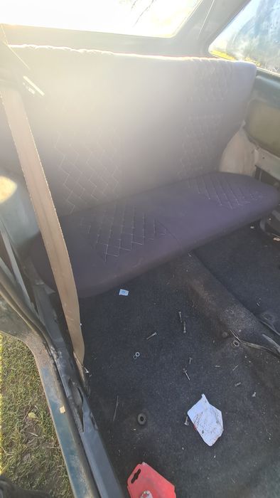 Сидіння на заз таврію, славуту