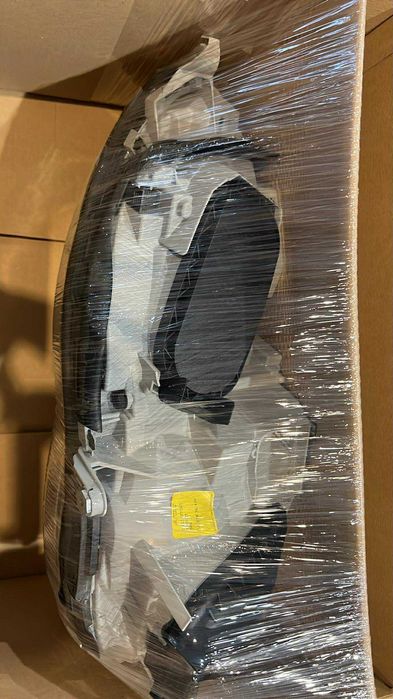 MAGNETI MARELLI Reflektor lewy MERCEDES-BENZ W220 LUS4442 3szt