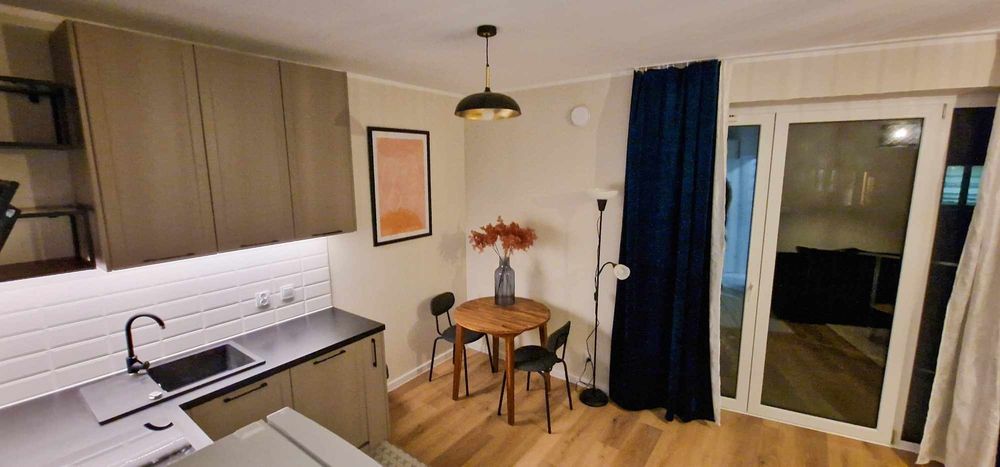 Kawalerka z balkonem i miejscem parkingowym w nowym bloku