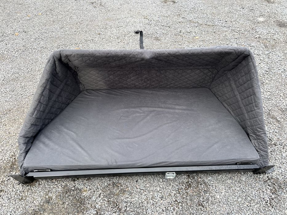 Спальник для цільнометалевих бусів