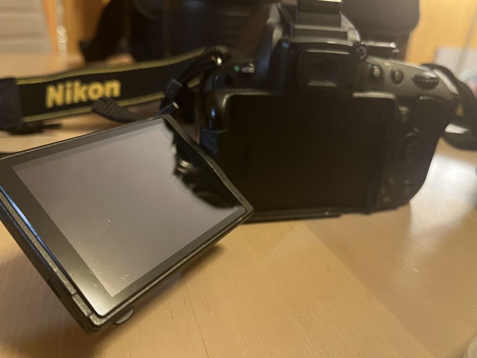 Aparat Nikon D5100 + obiektyw Nikkor 18-105 f3.5-5.6 + Nikkor 35 f1.8