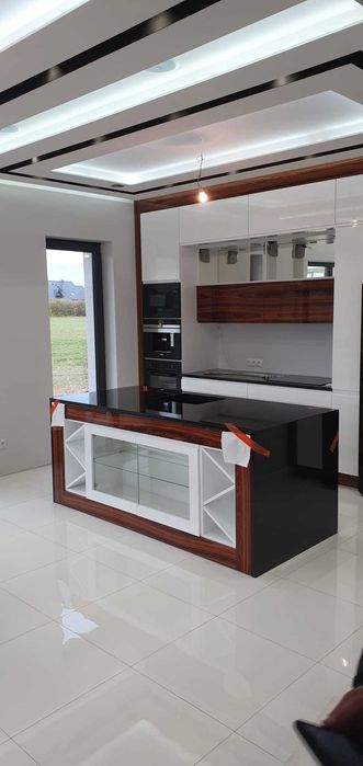 Kamieniarstwo, blaty granitowe, schody z kamienia,parapety,