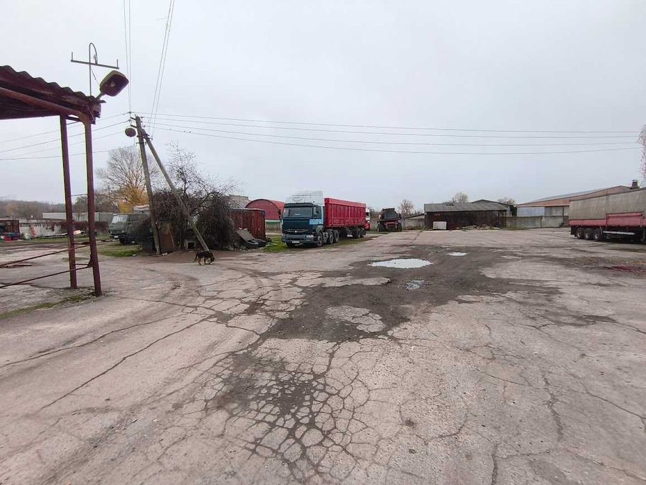 Продам  виробничу базу у м. Верхньодніпровську