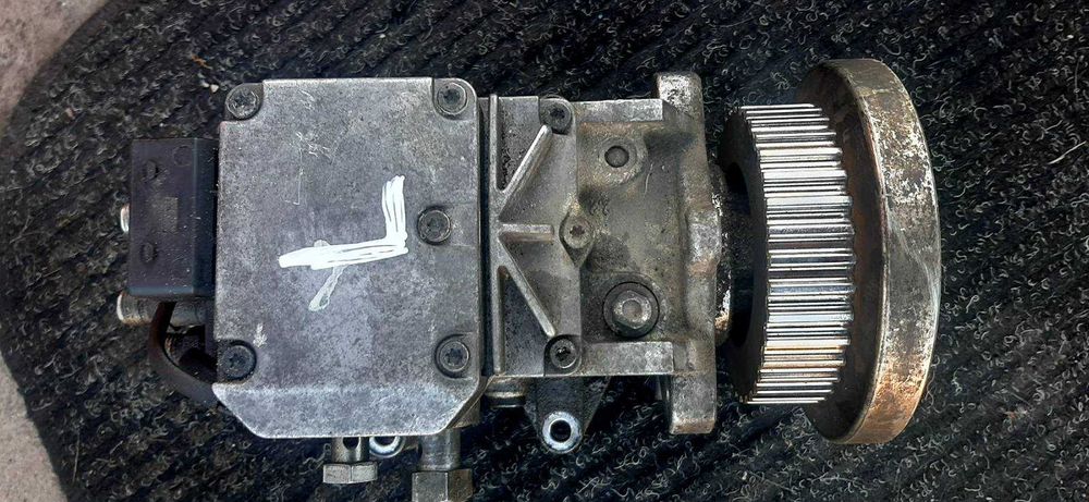 Паливна апаратура ТНВД топливный насос audi a6 c5 2.5tdi 059 130 106L