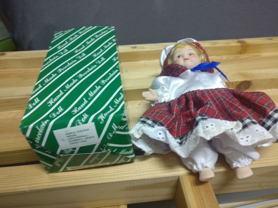 Boneca porcelana colecionável