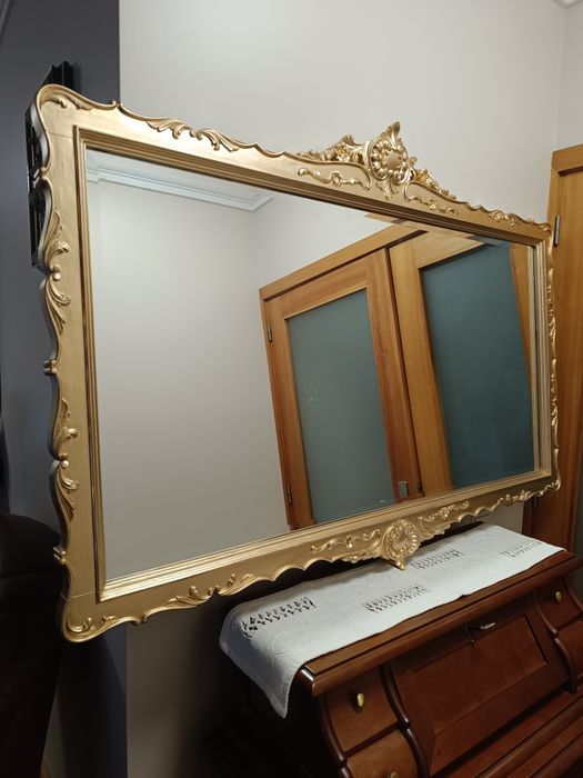 Moldura grande antiga restaurada estilo D João V acabamento em ouro velho