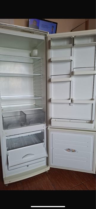 Холодильник Атлант в хорошому стані