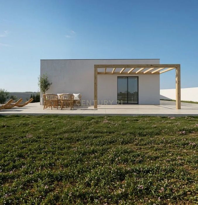 Terreno urbano com projeto em aprovação para uma moradia T3