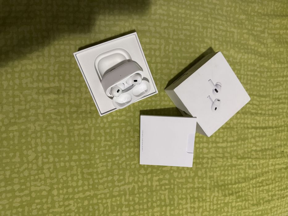 Apple airpods pro 2 with magsafe