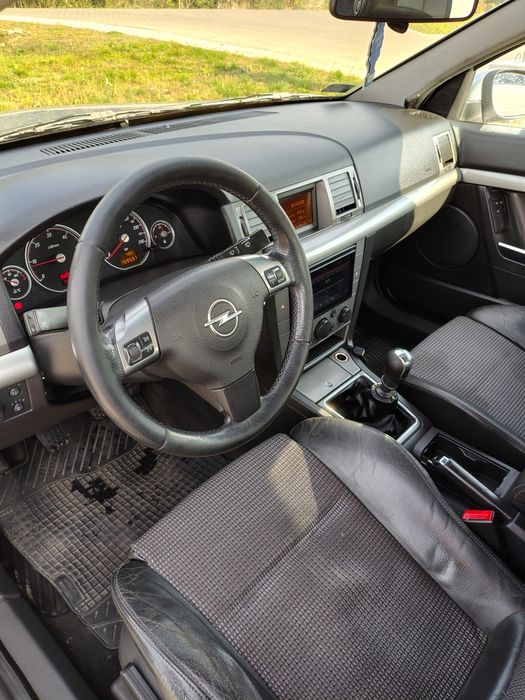 Opel Vectra C  GTS 1.9  120 km 2004r.