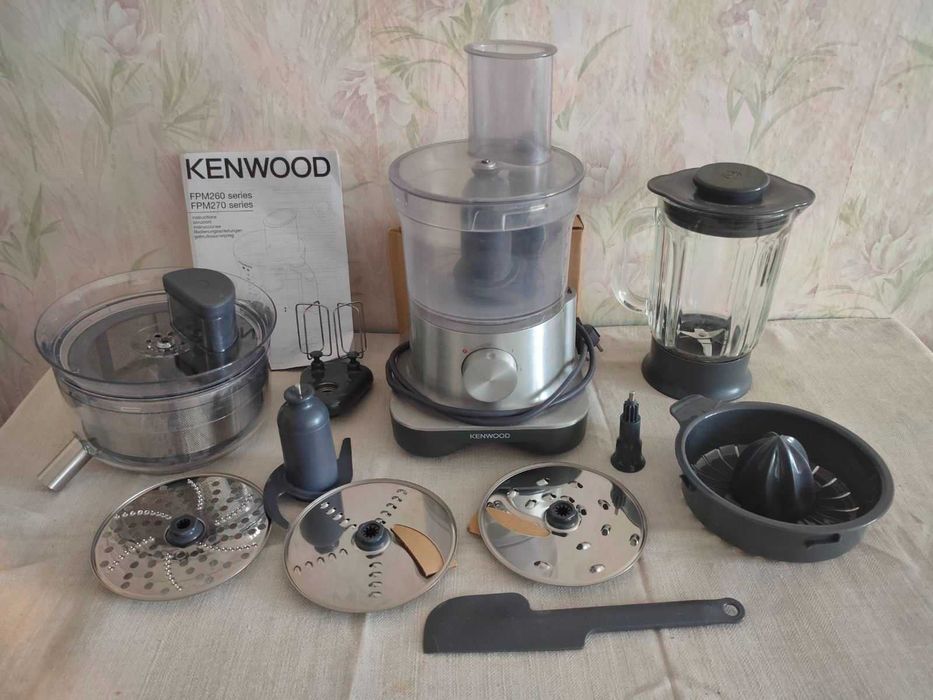 Кухонный комбайн KENWOOD.