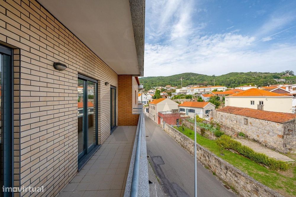 Apartamento T3 com rooftop com vista mar e garagem fechada | Vila Prai