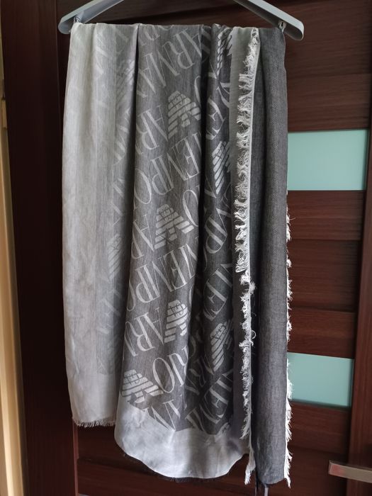 Elegancki szal / chusta Armaniego