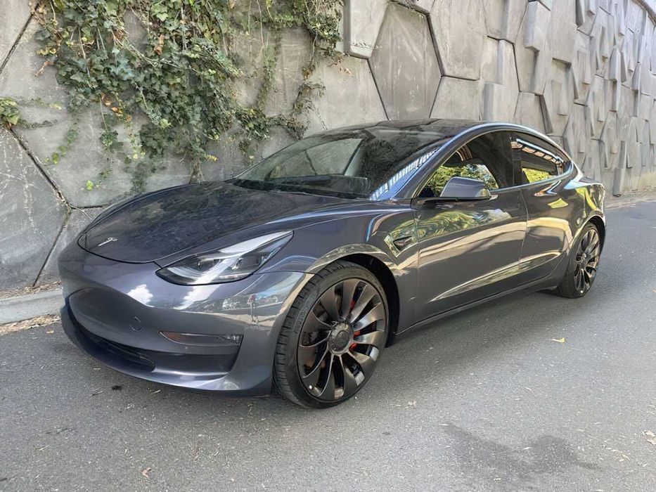 Tesla Model 3 Performance