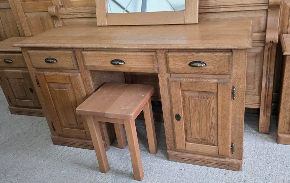 Łóżko, szafa, toaletka, sypialnia dębowa