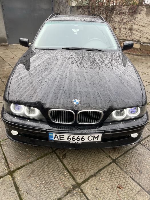 Продам свой bmw! В родной краске, технически в идеальном состоянии, индивидуал. Машина не первая и не вторая в семье была для души. Все вопросы по телефону.