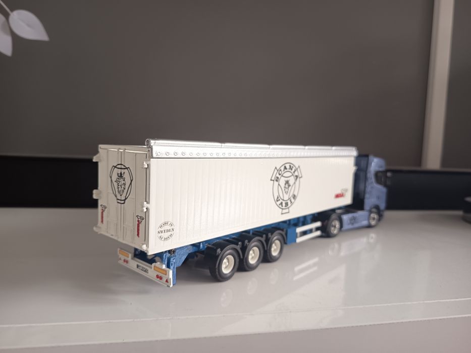 Model Scania + naczepa Tekno skala 1:50