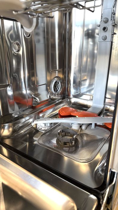 Zmywarka Ariston HOTPIONT 45 cm  HSFO3T223WCX