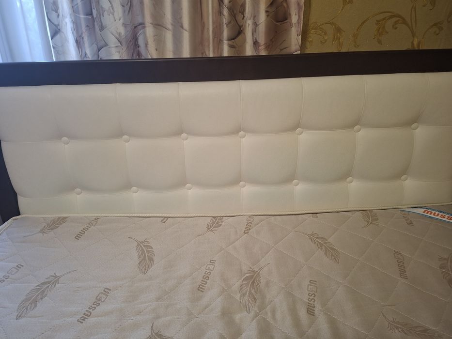 Ліжко ДЕРЕВ'ЯНЕ з матрацом