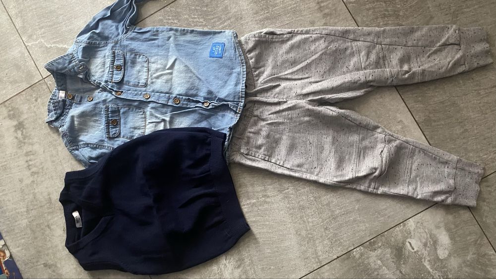 Koszula dzisnowa, spodnie dresowe, bezrekawnik 92/98