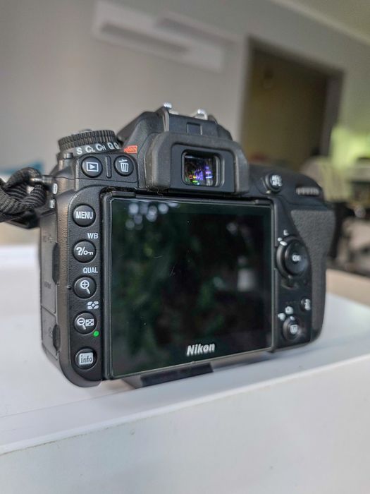 Nikon D7500 + 18-140 mm, 35 mm, 85 mm