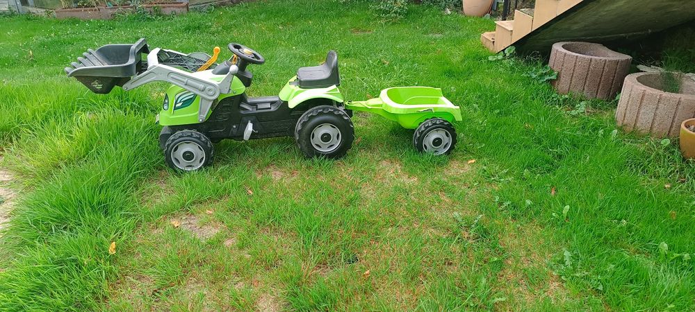 Traktor dla dzieci smuby na kola z przyczepą i łychą