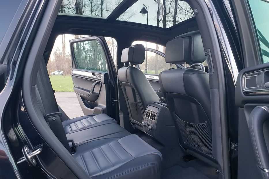 Продам Volkswagen Touareg R-Line 2016 года