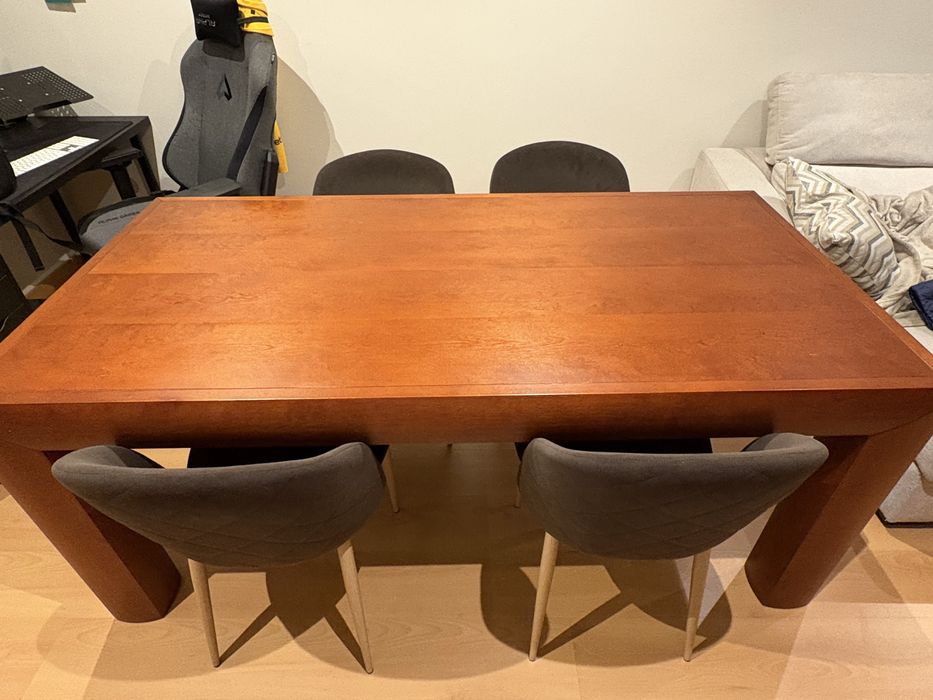 Mesa de jantar c/cadeiras