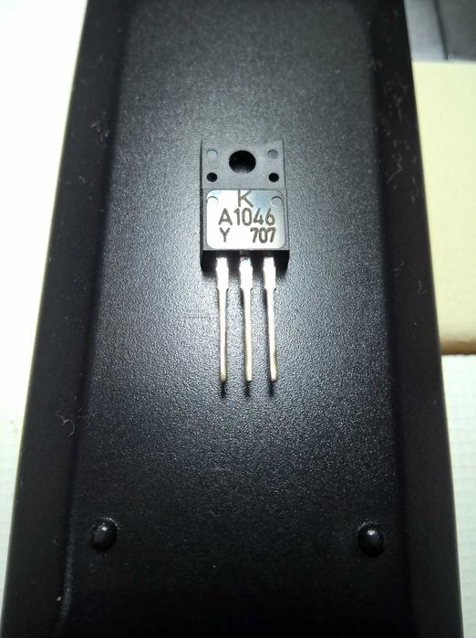 Транзистор  12W 7002. 2SC1815, L7912CV, KTA1046 Y