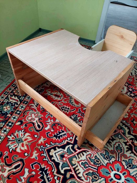 Стіл і стільчик'