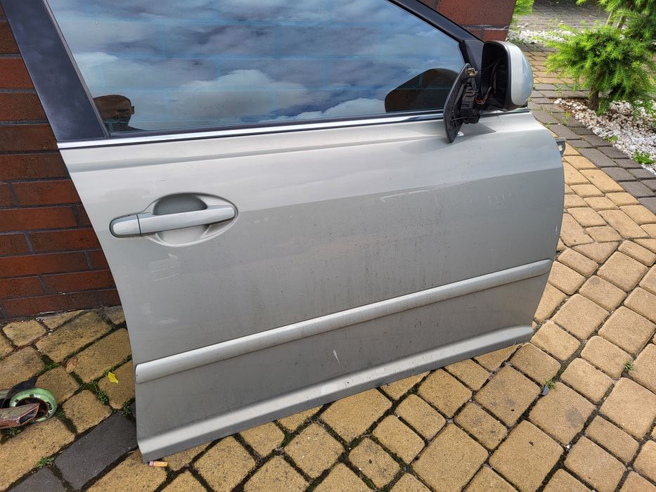 Drzwi przednie prawe toyota avensis t25 04r kombi lakier 6t1 kompletne