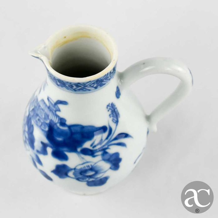Leiteira porcelana da China, decoração floral, Qianlong séc. XVIII