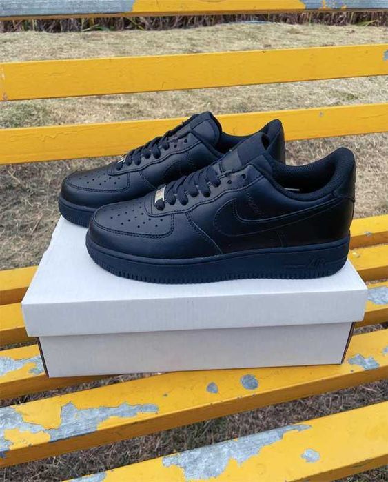 Nike_Air_Force_1_Low_Czarny r.37,5