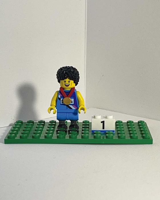 LEGO Mini-figure - Series 25 || Runner64739083983233120