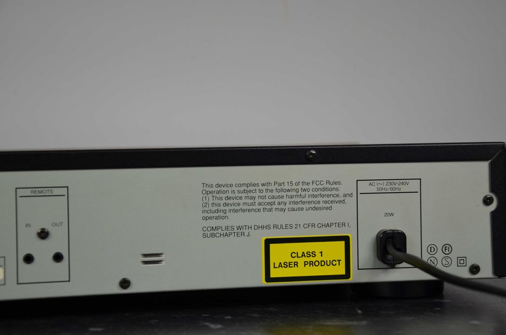 Odtwarzacz CD Harman Kardon HD7325 złoty / czarny