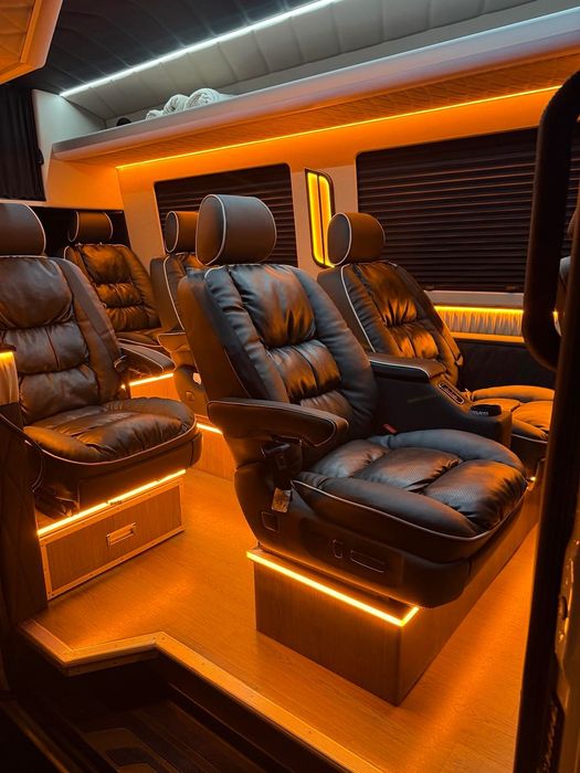 Перевезення пасажирів і доставка посилок