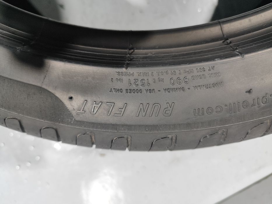 2 pneus semi novos 255/40R18 Pirelli - Oferta dos Portes