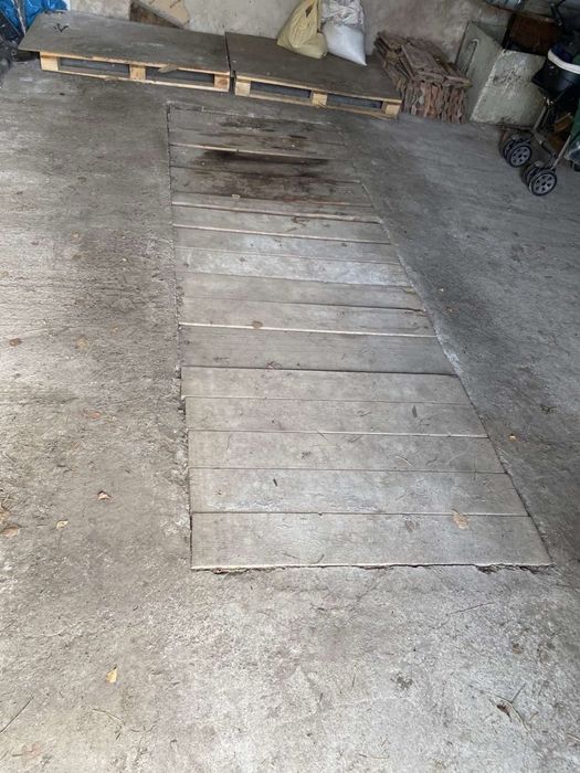 Два спарені гаражі