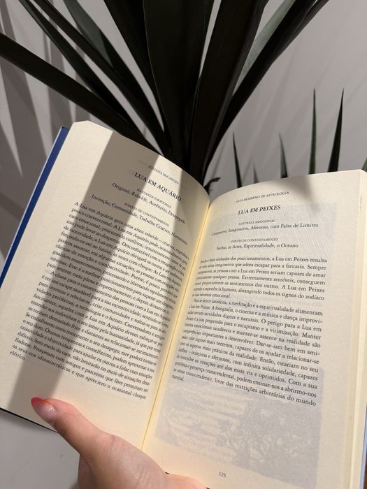 Livro "Guia moderno de astrologia"