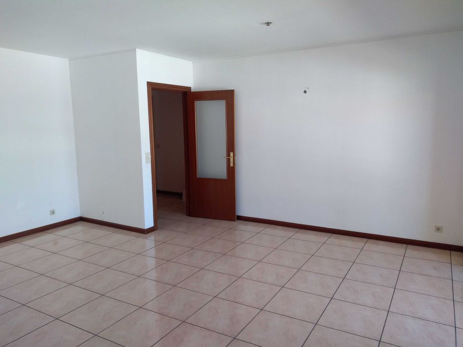 Arrenda-se Apartamento T2 Valongo