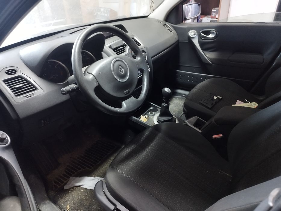 Renault Megane 1.5 dCi cinzento, carrinha — photo 3