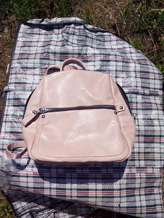 Рюкзак в школу + пенал этой же фирмы