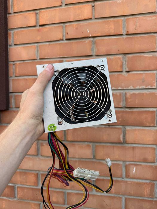 Блок живлення 400w Delux ATX400W P4