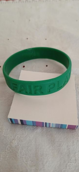 Duas pulseiras de silicone Babybel